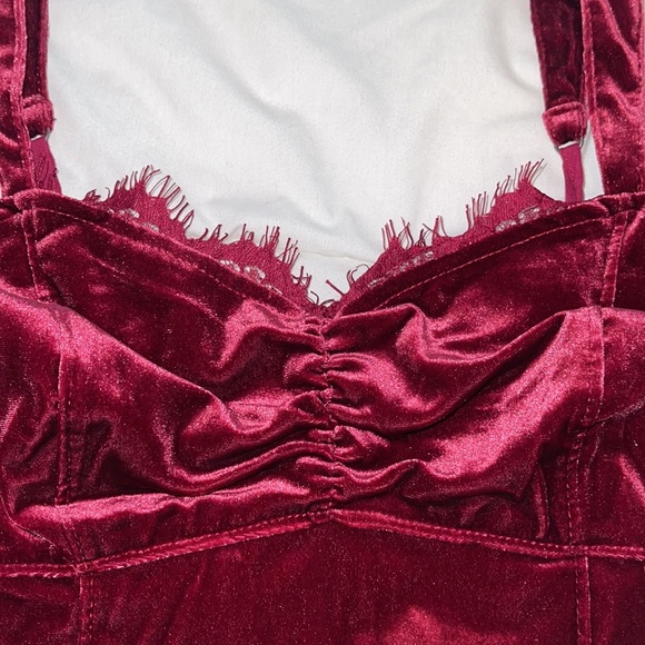 Red Velvet Crop Top - Picture 3 of 3